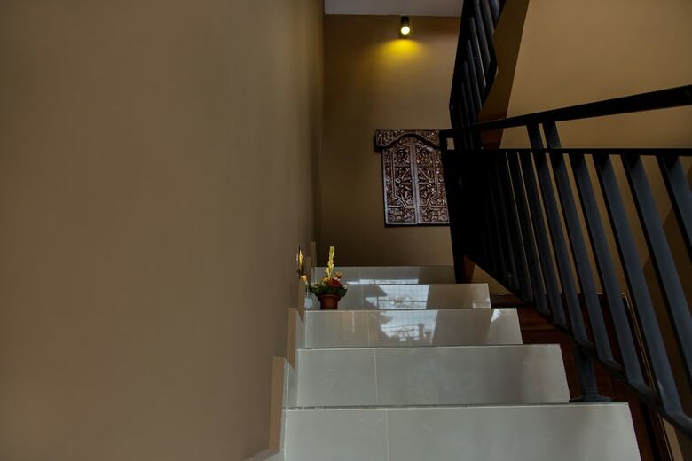 Bed & Breakfast Warji House 1