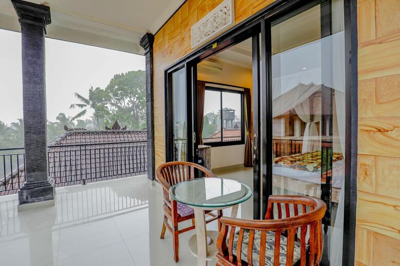 Bed & Breakfast Warji House 1