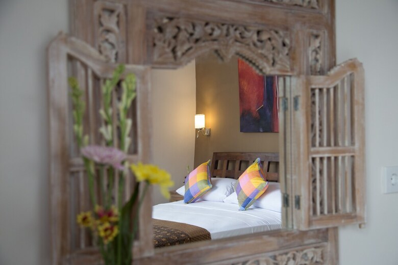 Bed & Breakfast Warji House 1