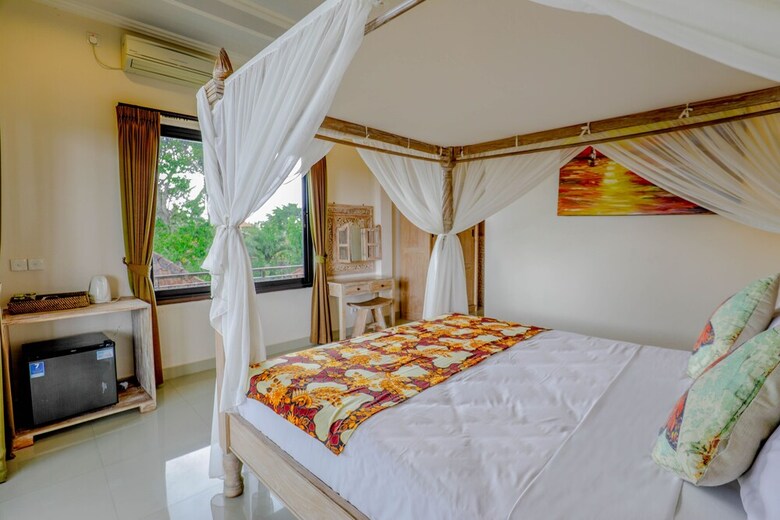 Bed & Breakfast Warji House 1