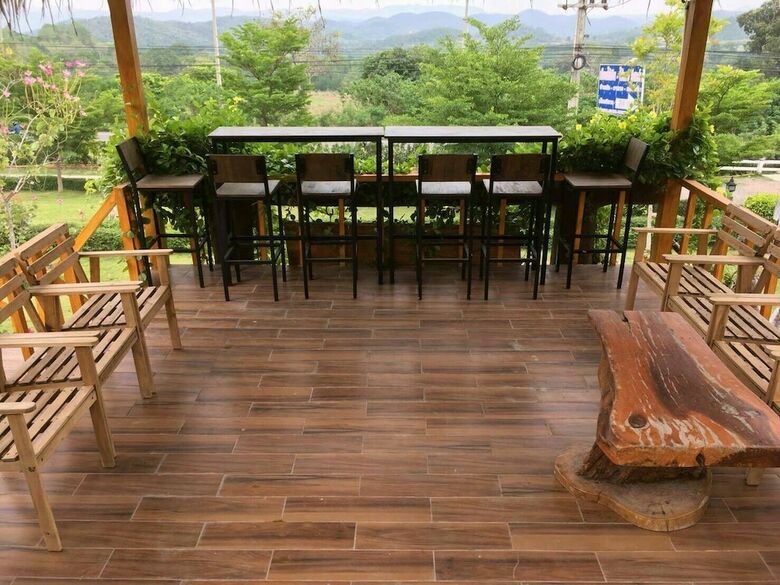 Hotel Mai Ngern Mai Thong Resort