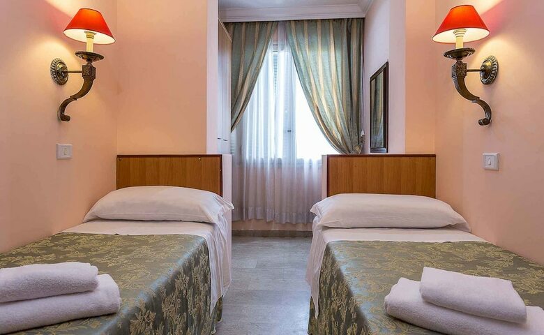 Hotel Center 3