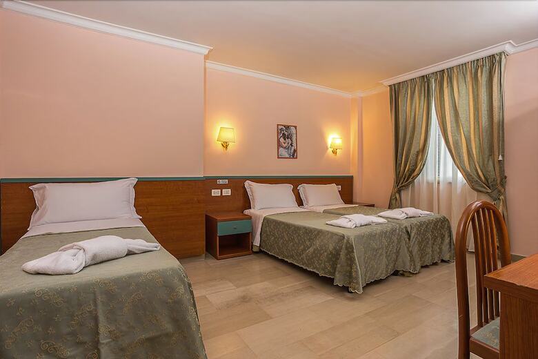Hotel Center 3