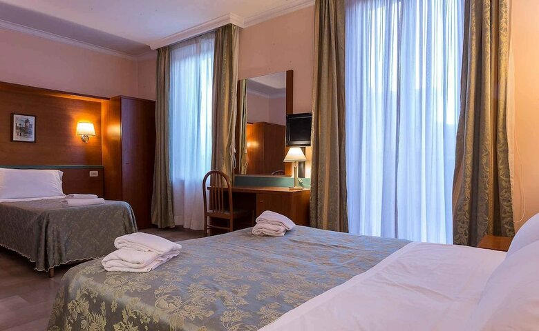 Hotel Center 3