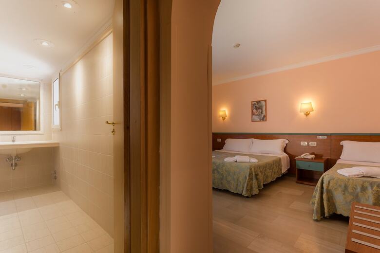 Hotel Center 3