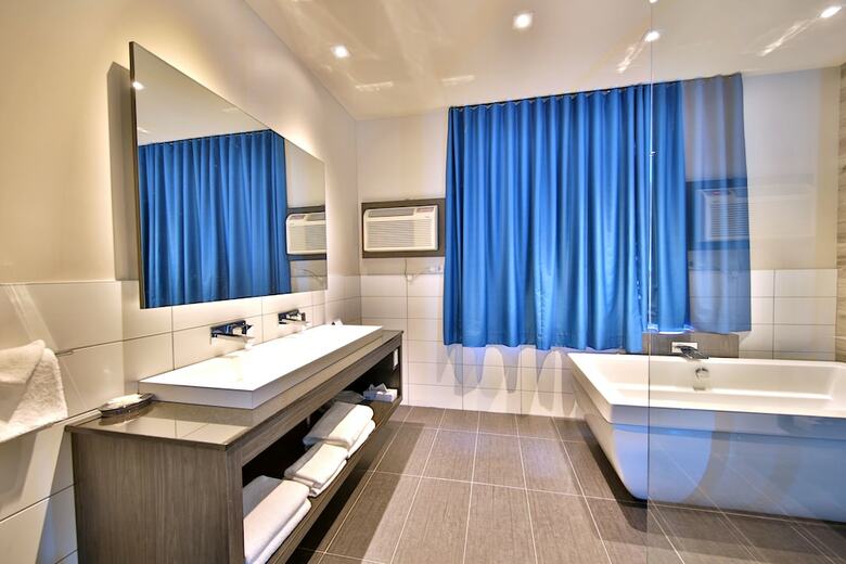 Hotel H�tel � Suites