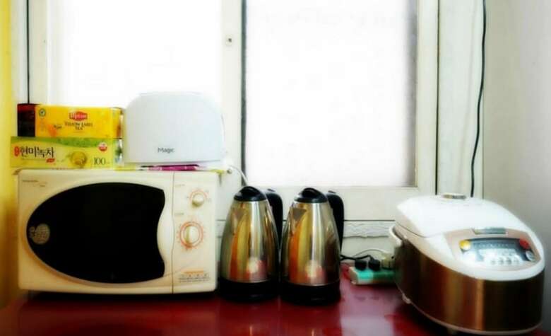 Hostal Tiara Guesthouse - Hostel