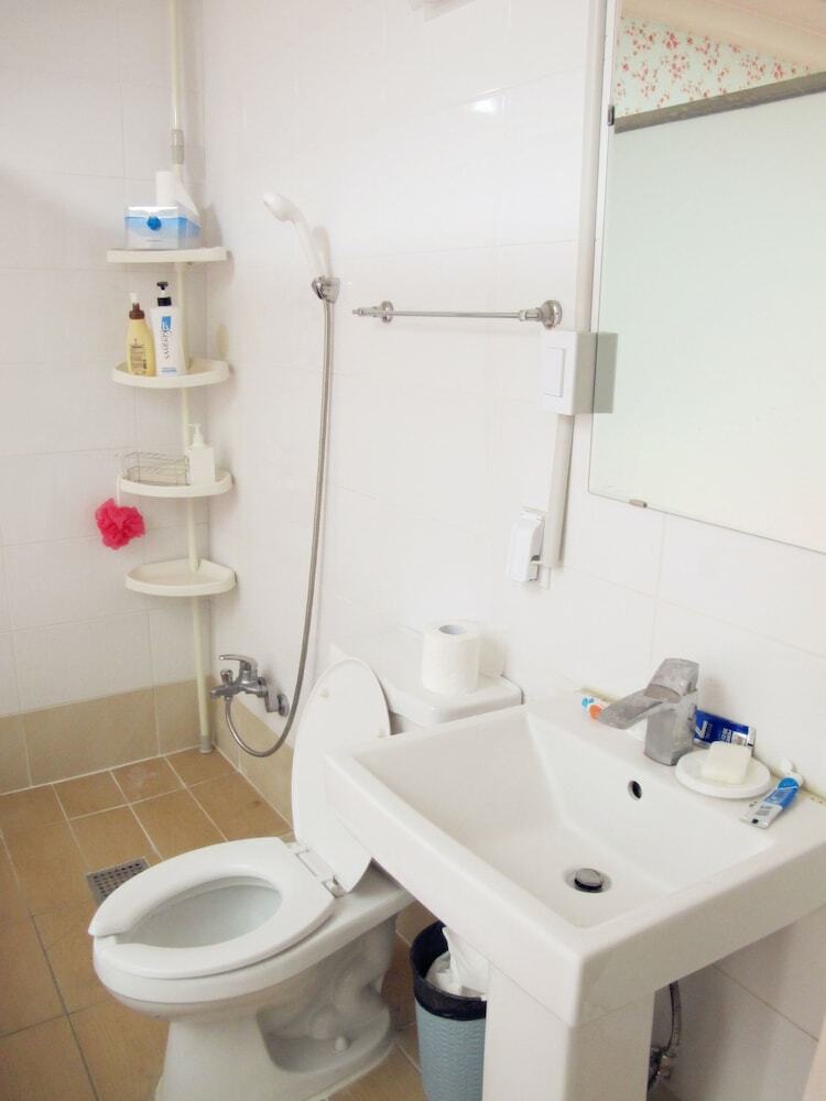 Hostal Tiara Guesthouse - Hostel