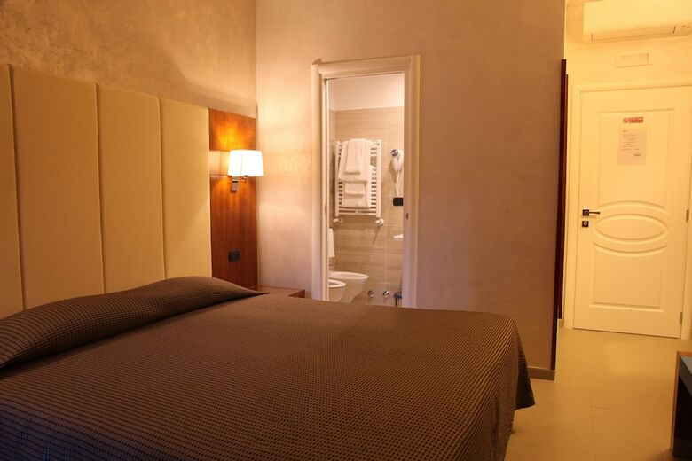 Hotel B&B Federica's House In Rome