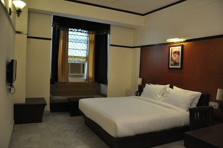Hotel Krishna Sagar Nh24