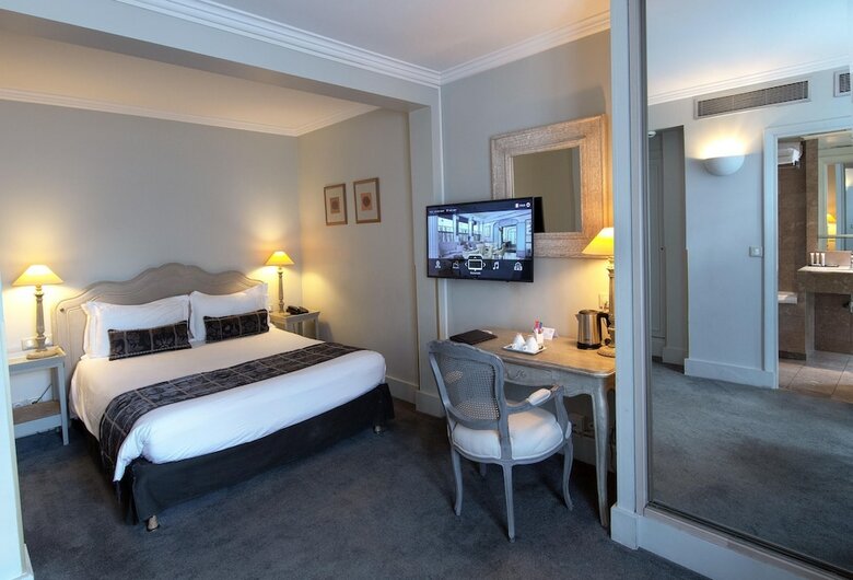 Royal Hotel Paris Champs Elys�es