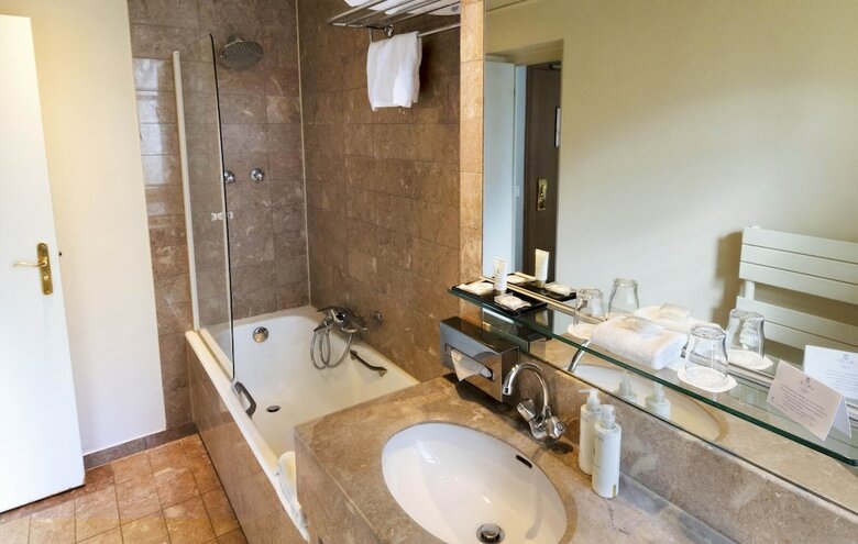 Royal Hotel Paris Champs Elys�es