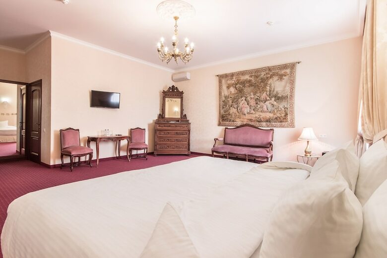 Bristol Hotel