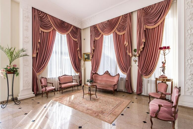 Bristol Hotel
