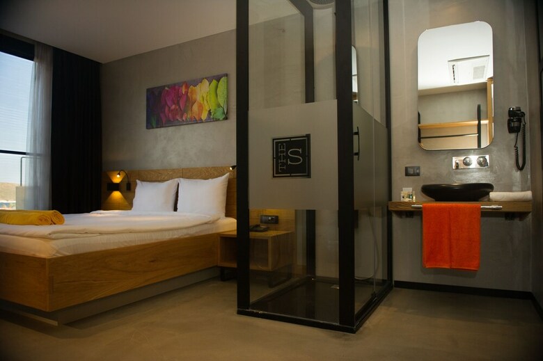 The S, Ascend Hotel Collection