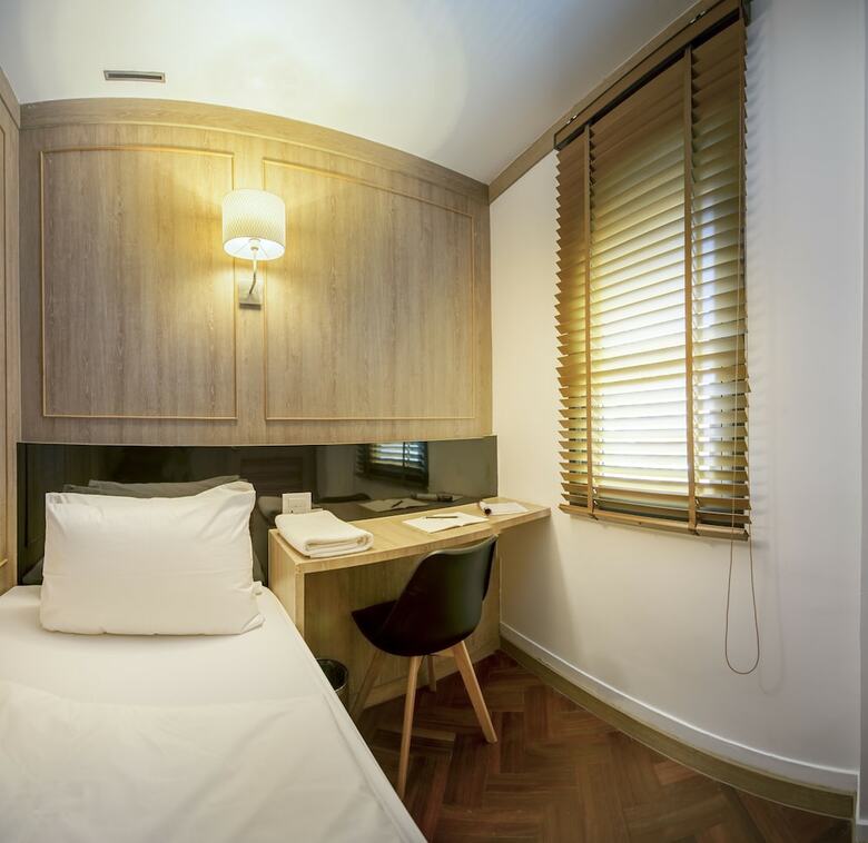 Hostal The Posh Phayathai