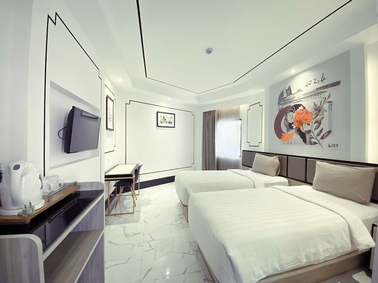 Topas Galeria Hotel