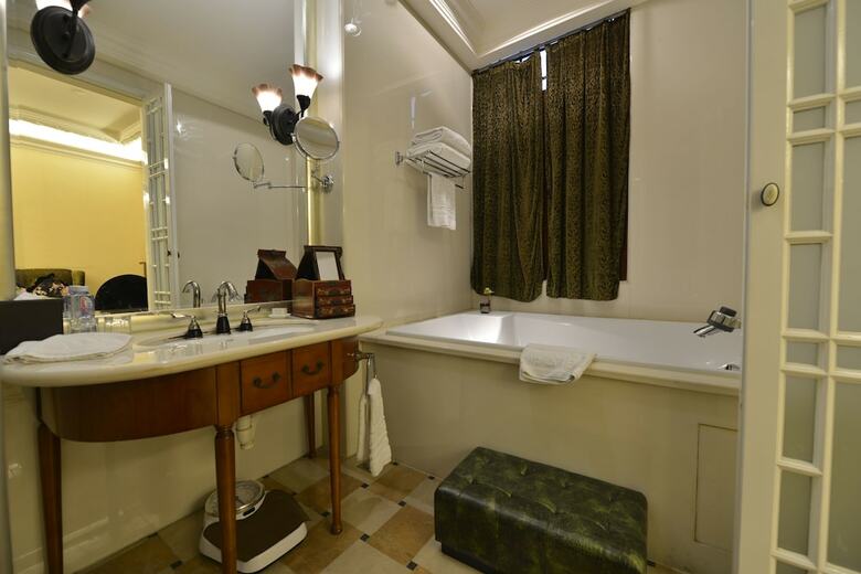 The Mansion Hotel