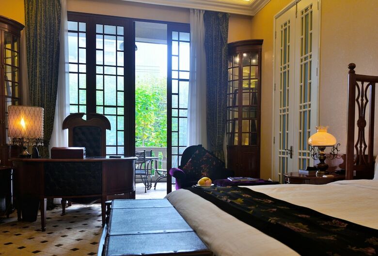 The Mansion Hotel