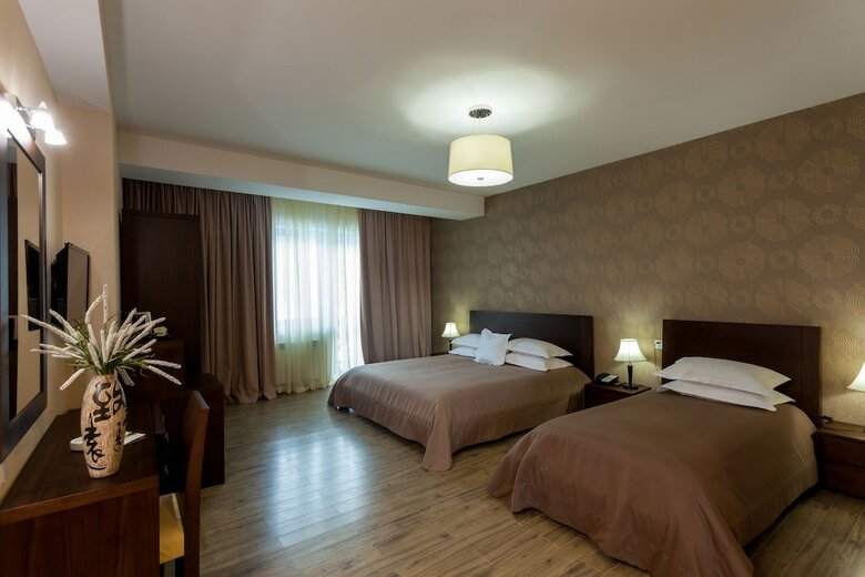 Hotel And Spa Crystal