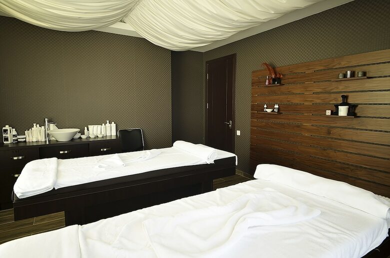 Hotel And Spa Crystal