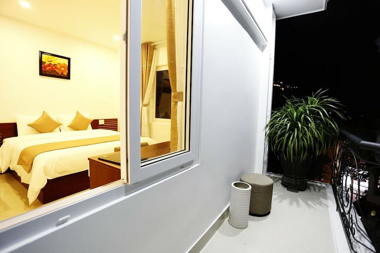 Moon & Sun Hotel