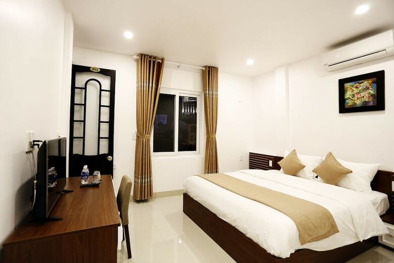Moon & Sun Hotel