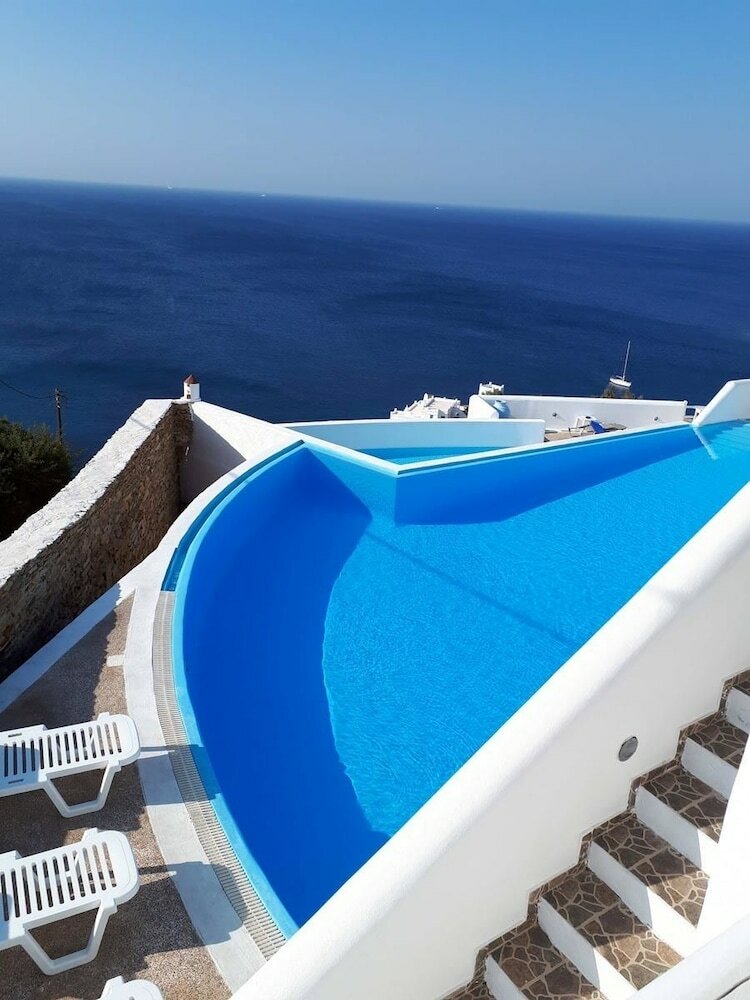 Petradi Hotel