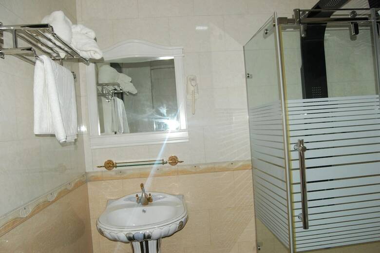Nemax Royal Hotel