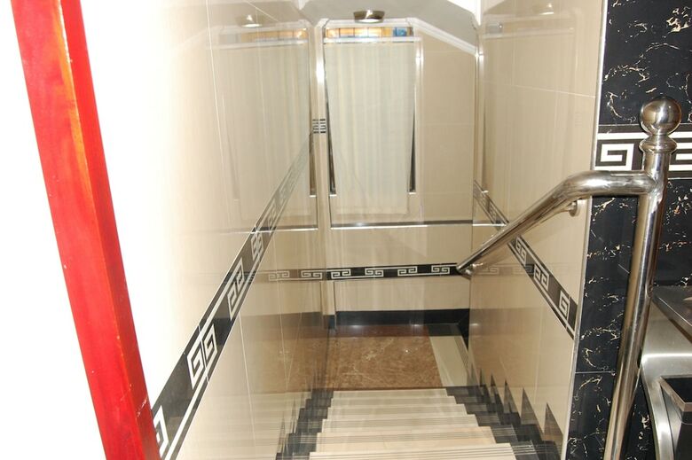 Nemax Royal Hotel