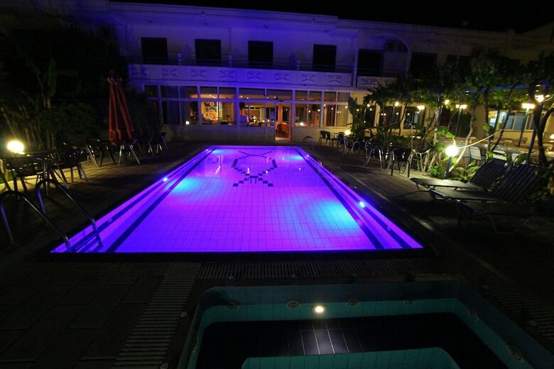 Garden Hotel