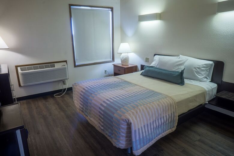 Hotel Sunnyside Inn & Suites