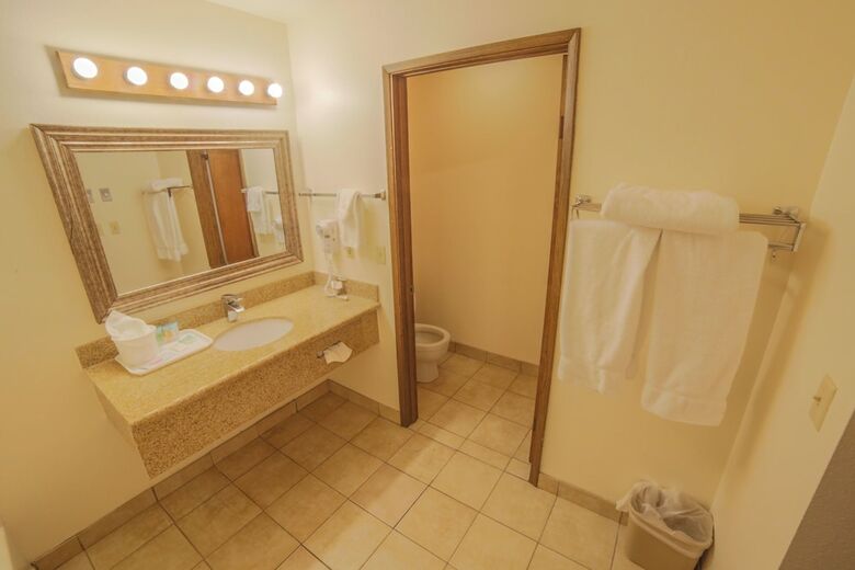 Hotel Sunnyside Inn & Suites