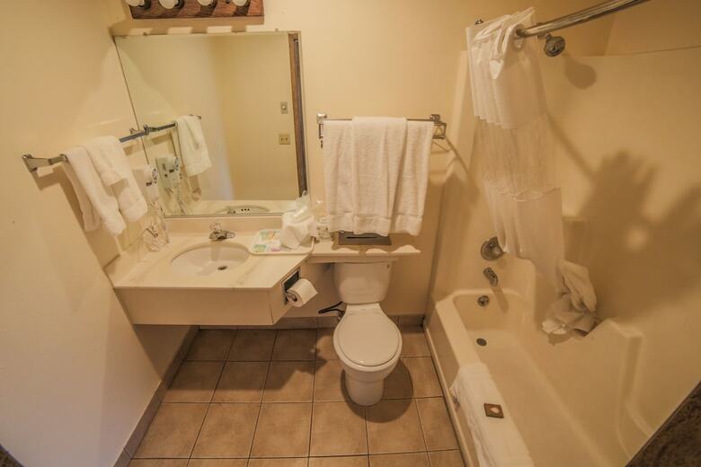 Hotel Sunnyside Inn & Suites