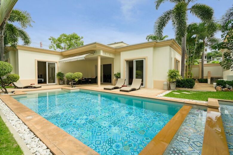 Luxury Pool Villa Srv