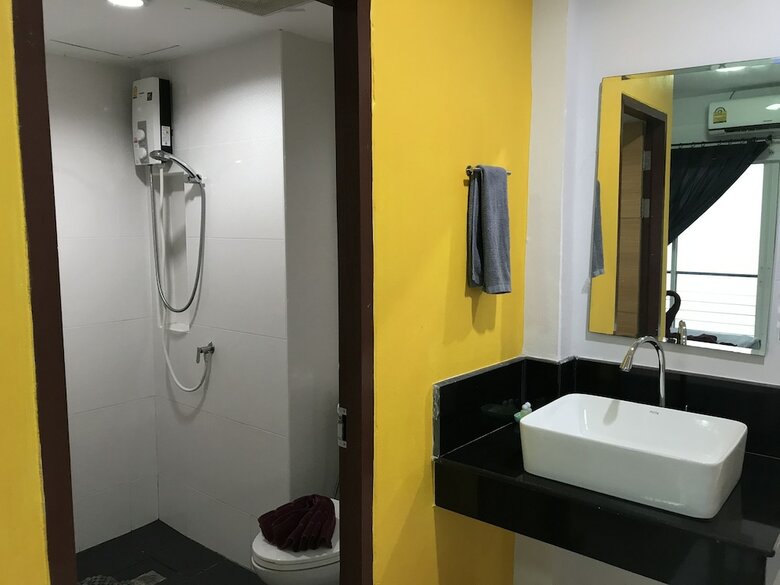 Hostal Bedbox Guesthouse & Hostel