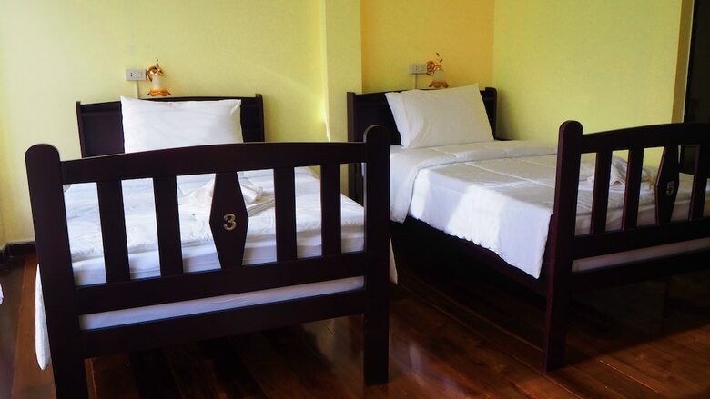 Hostal Srisomboon Hostel
