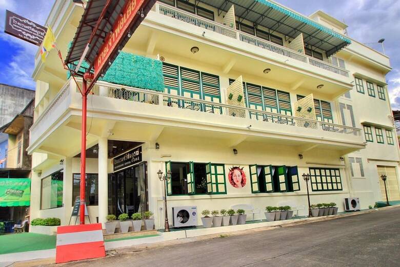 Hostal Srisomboon Hostel