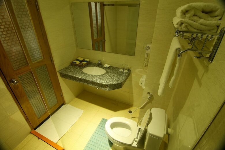 Shwe Htee Hotel