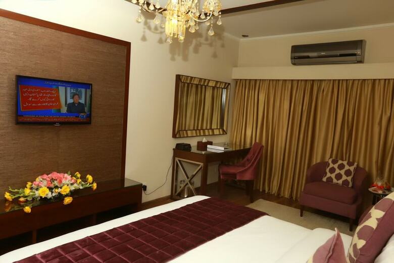 Hotel Ramada By Wyndham Multan