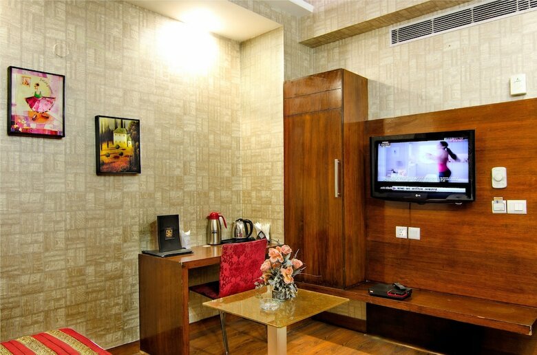 Hotel Omega Residency