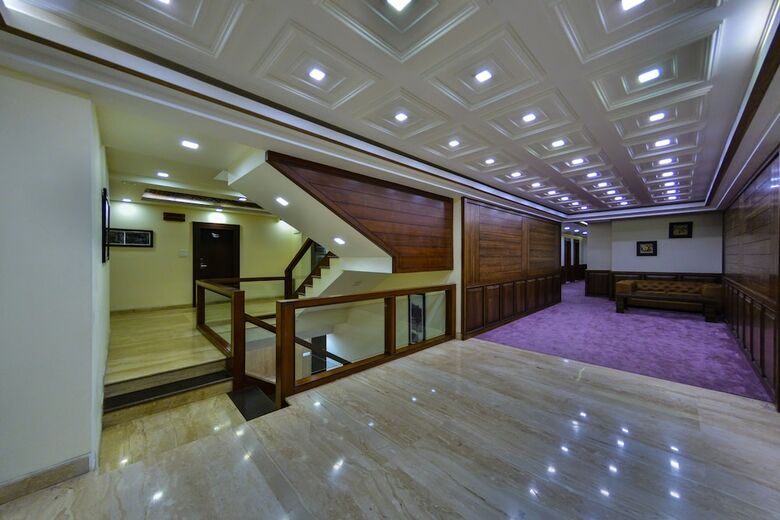 Hotel Clarks Inn Srinagar