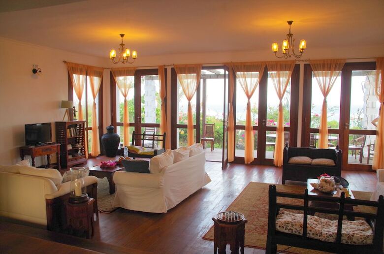 Bed & Breakfast Karabai Villa