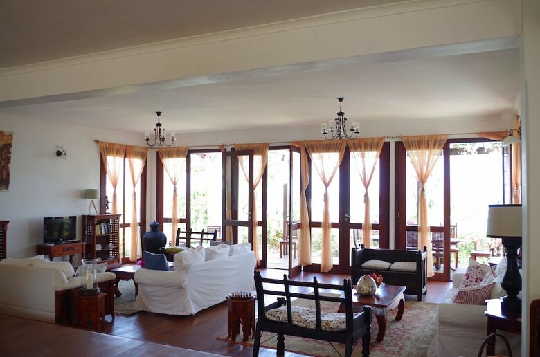 Bed & Breakfast Karabai Villa