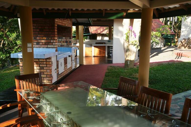 Hotel Hilltop Boosa