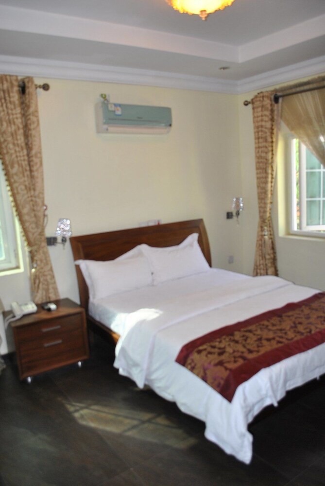 Aparthotel Casa Valleta Guest House & Apartments