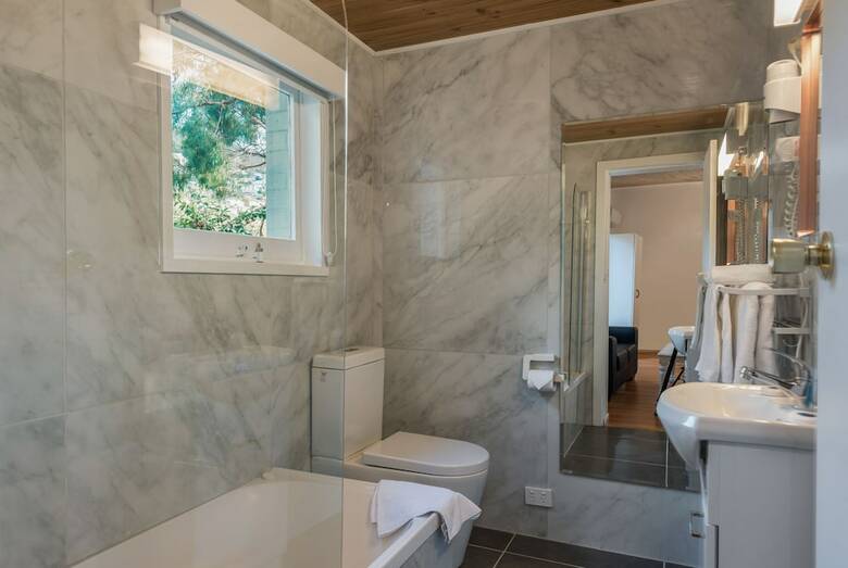 Long Beach House Apartments Sandy Bay