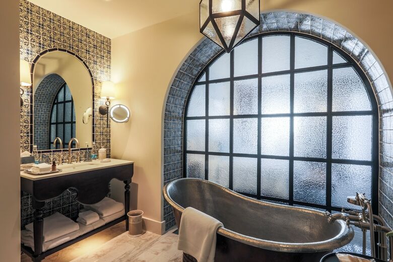 Azul Talavera Hotel