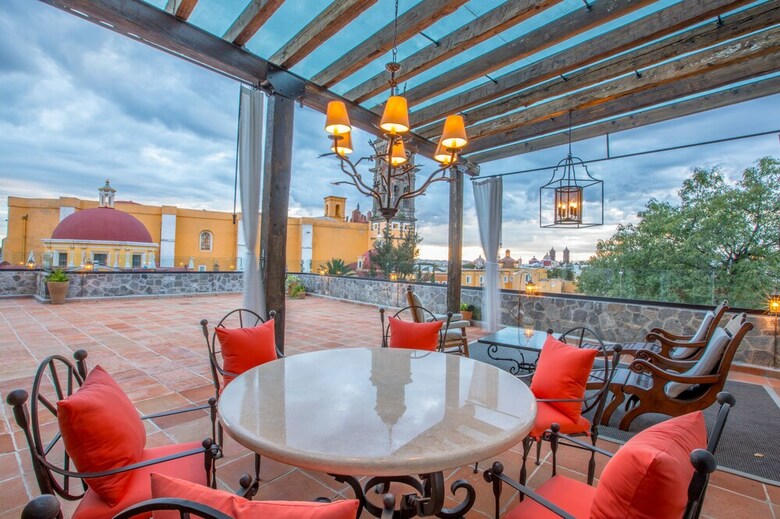 Azul Talavera Hotel