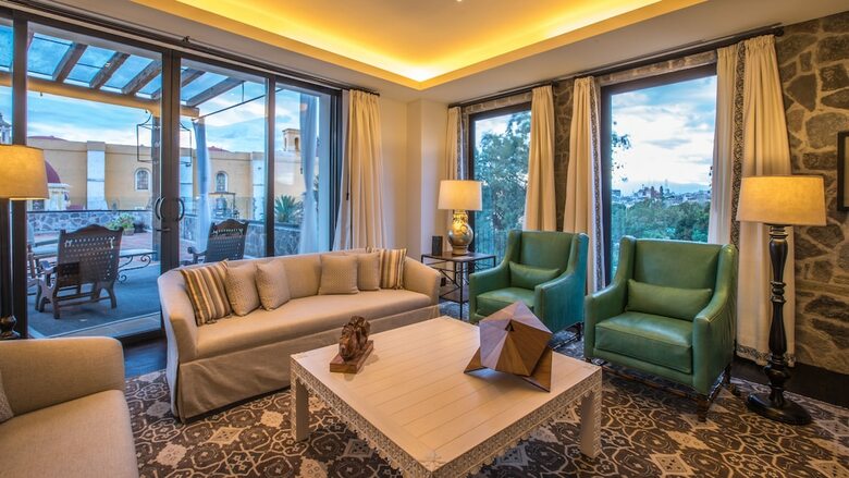 Azul Talavera Hotel